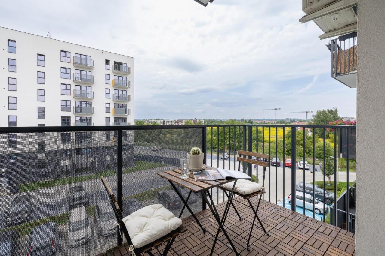 Vetulaniego Apartment With Air Conditioning & Parking By Renters Prestige Cracóvia Exterior foto